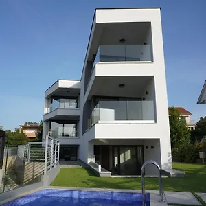 villa-mirno-more-apartments.primorje-gorskikotar.com/