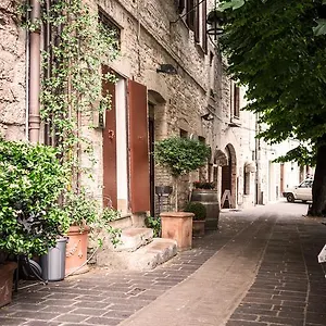 la-piazzetta-delle-erbe.hotels-perugia.com/